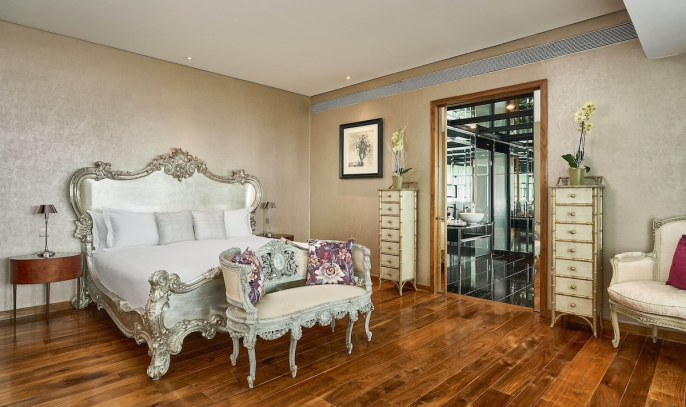 The Linda Evangelista Suite